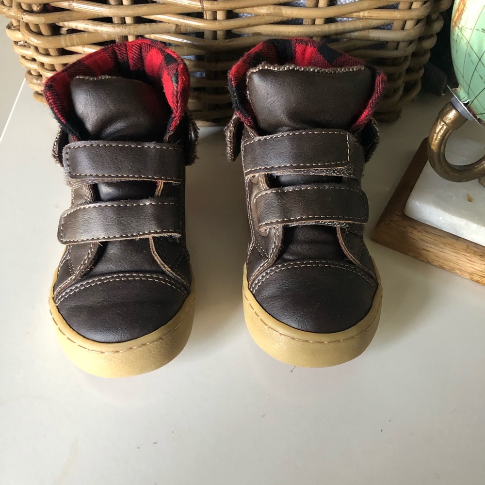 Brown GAP boots